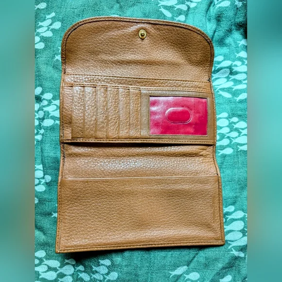 Dooney & Bourke camel pebbled leather wallet luxury wallet - Picture 4 of 4